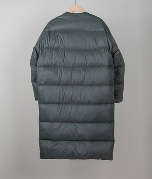 Waldraud-Kloke-AW22-Rankellfoto-Prodigal-Long-Quilted-Coat-Sycamore-02