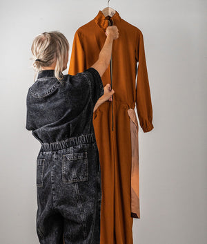 Waldraud-Kloke-AW22-Rankellfoto-Shirft-Dress-Black-05